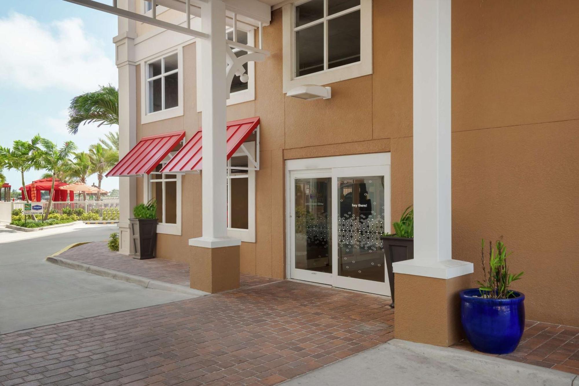 Hampton Inn And Suites Clearwater Beach Exterior foto