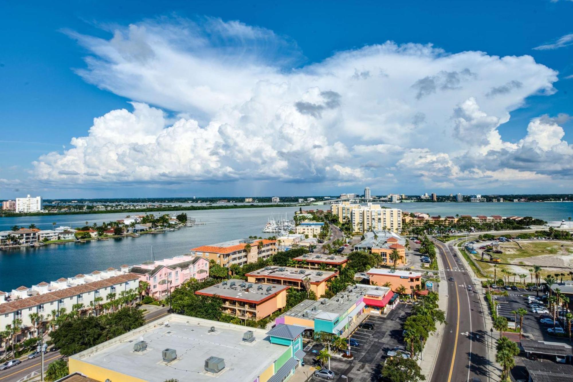 Hampton Inn And Suites Clearwater Beach Exterior foto